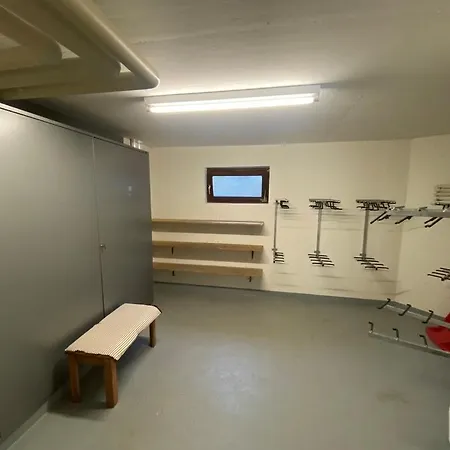 Casa Surselva Nr. 5 Marti * 萨沃宁